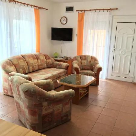 Central Apartments Apartment *