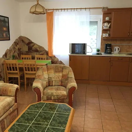 Lejlighed Central Apartments